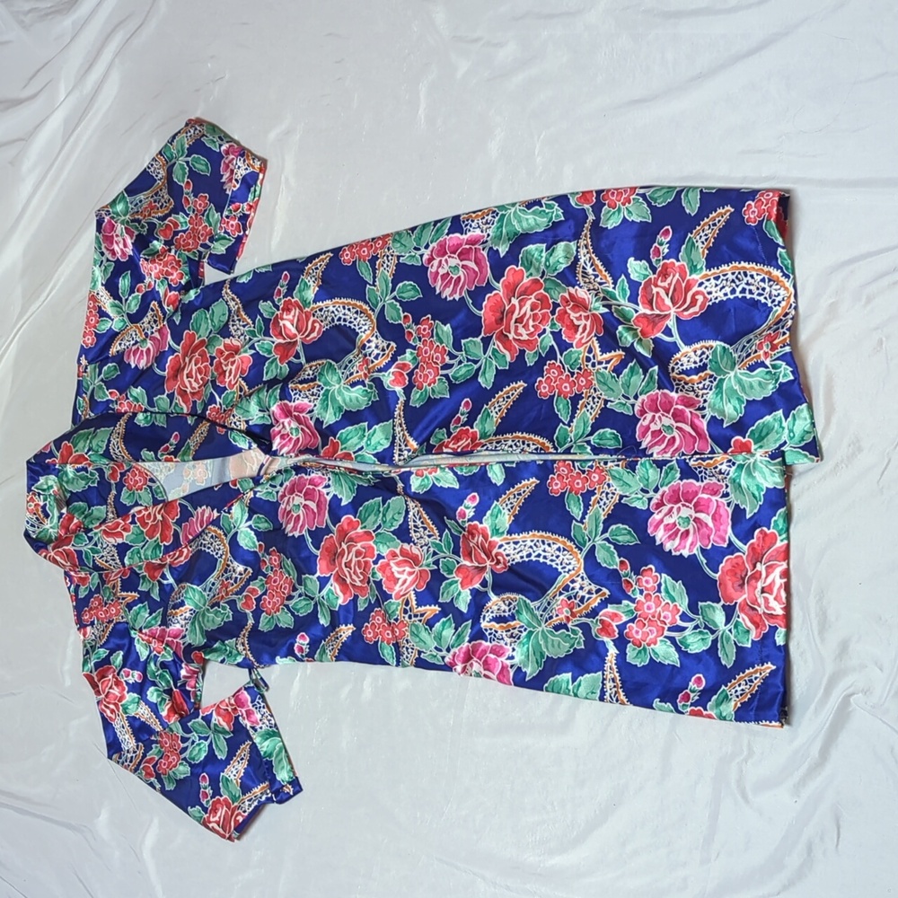 Adonna Vintage Royal Blue Satin Floral Rose Robe with Pockets READ NO BELT